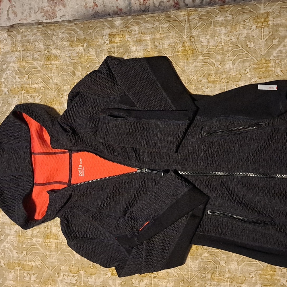 Zella Hoodie Jacket XS, Zip Up Black, Pockets Thumbholes Seamed Fit Ribbed.